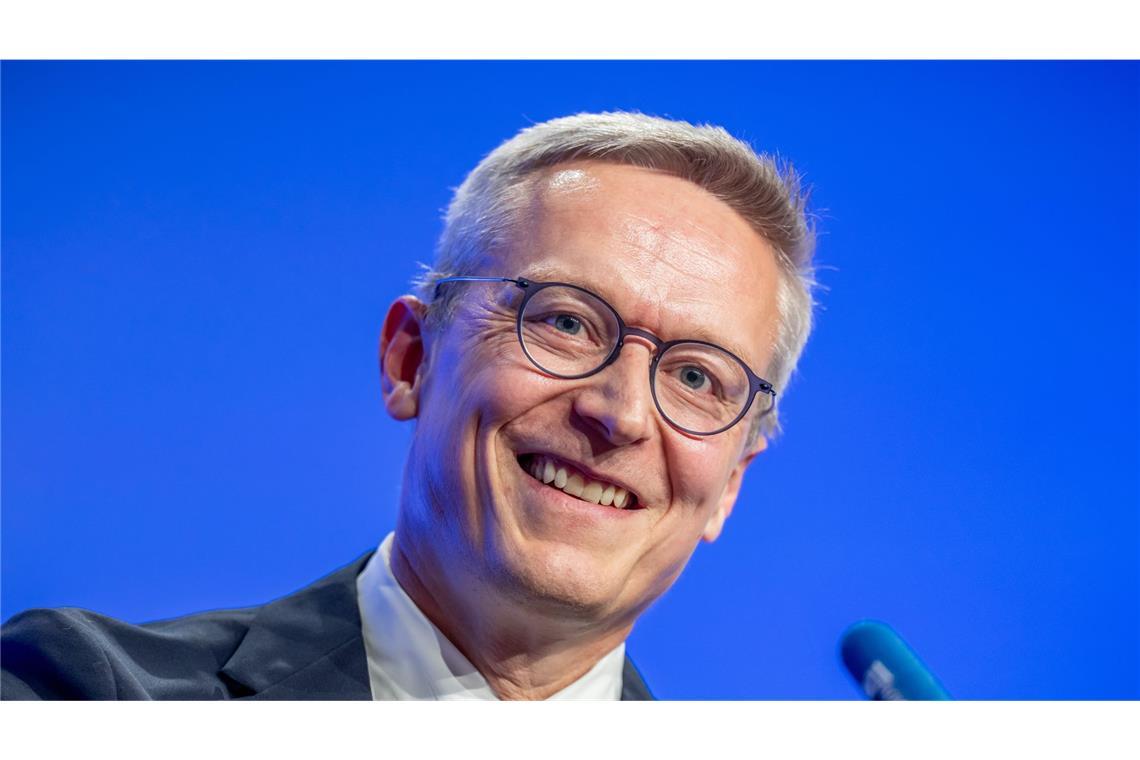 Minister: Ausweis fürs Smartphone kommt in anderthalb Jahren Bundesdigitalminister Karsten Wildberger