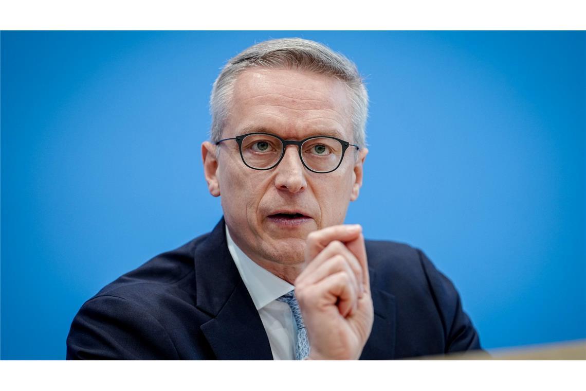Bundesdigitalminister Karsten Wildberger (CDU) nennt den Glasfaserausbau im Land Chefsache.