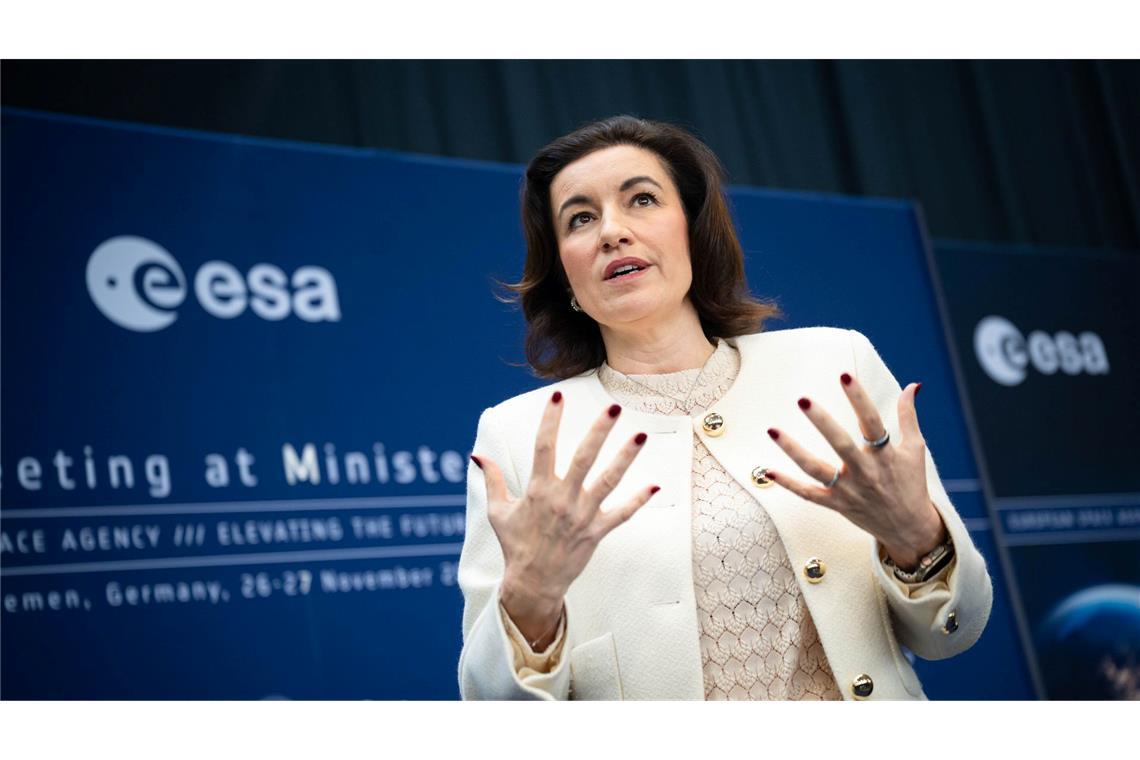 Bundesforschungsministerin Dorothee Bär würde gerne zum Mond fliegen. (Archivbild)