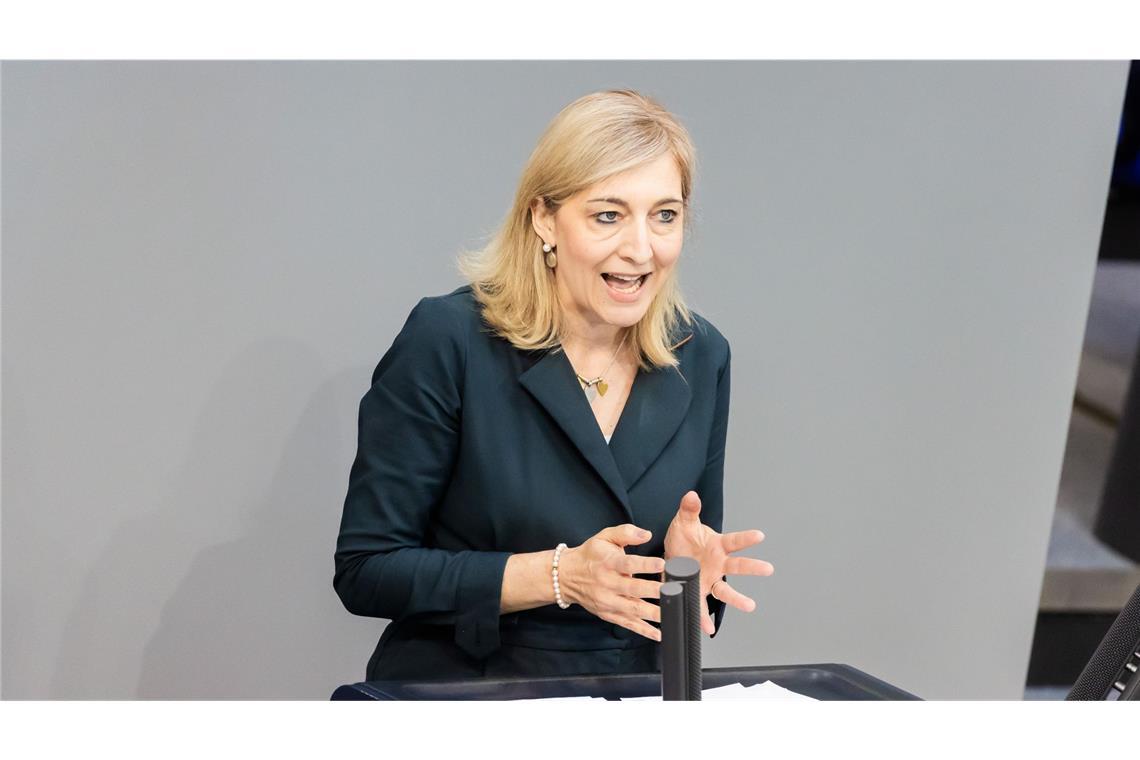 Krankenhausreform – Warken nimmt den Druck nicht aus dem Kessel Bundesgesundheitsministerin Nina Warken (CDU) kommt den Bundesländern ein wenig entgegen.