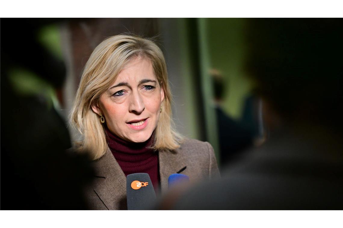 Bundesgesundheitsministerin Warken bekam ihr Sparpaket für die Kliniken doch noch durch