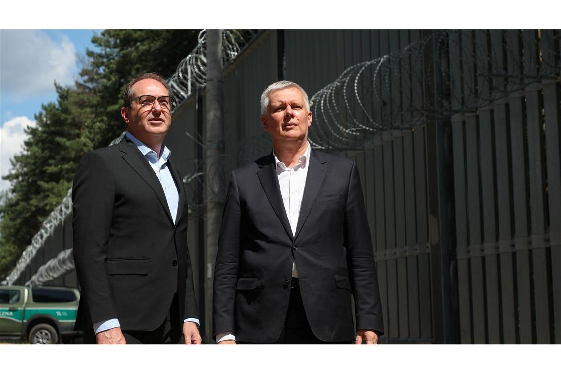 Bundesinnenminister Alexander Dobrindt (CSU) nennt funktionierende Außengrenzkontrollen als eine Voraussetzung für ein Ende der deutschen Binnengrenzkontrollen. (Archivfoto)