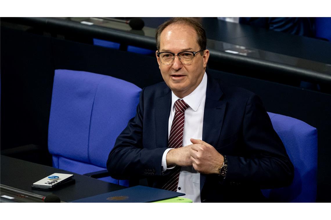 Bundesinnenminister Alexander Dobrindt (CSU) plädiert für härtere Strafen. (Archivbild)