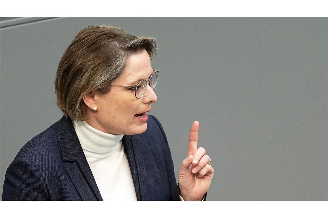 Bundesjustizministerin Stefanie Hubig ist gegen eine Klarnamenpflicht. (Archivbild)