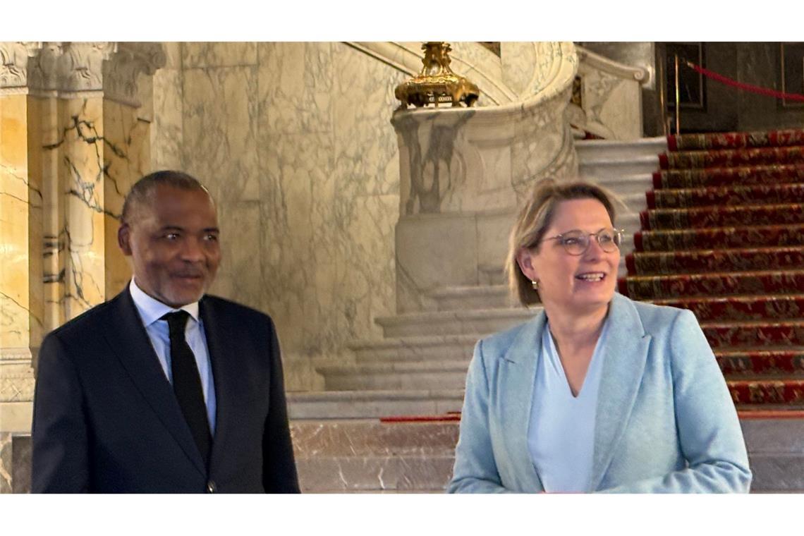 Bundesjustizministerin Stefanie Hubig (SPD) triff den den stellvertretenden Gerichtskanzler des Internationalen Gerichtshofs (IGH), Jean-Pelé Fomété.