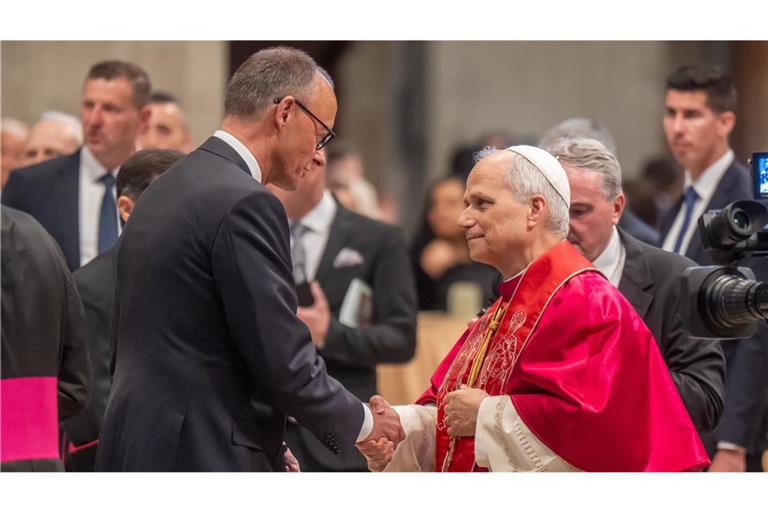 Bundeskanzler Friedrich Merz bei der Amtseinführung von Papst Leo XIV. in Rom.