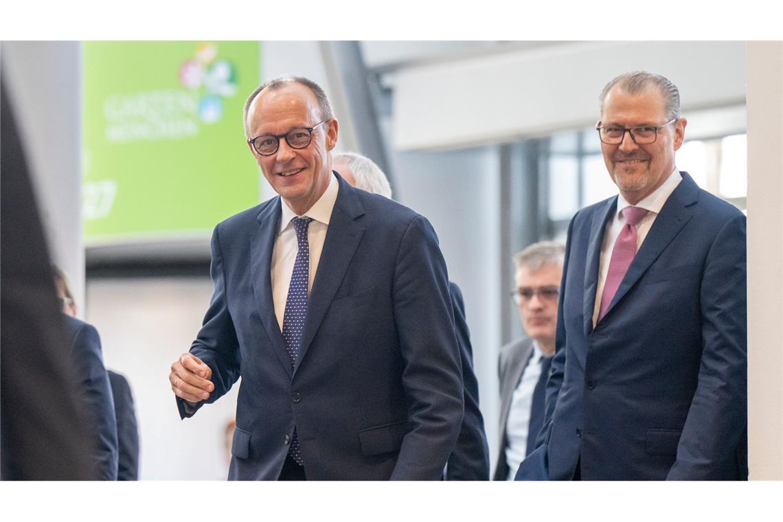 Bundeskanzler Friedrich Merz blieb nach dem Spitzengespräch mit der Wirtschaft in Sachen Tankrabatt zurückhaltend.