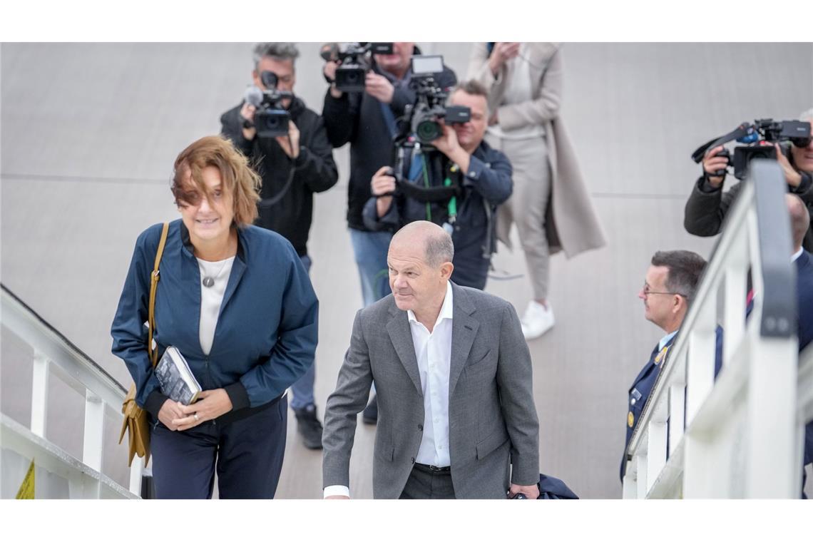 Scholz bleibt nach US-Kehrtwende bei Nein zu Taurus Bundeskanzler Olaf Scholz saß im Flieger nach Rio, als die Entscheidung der USA bekannt wurde.