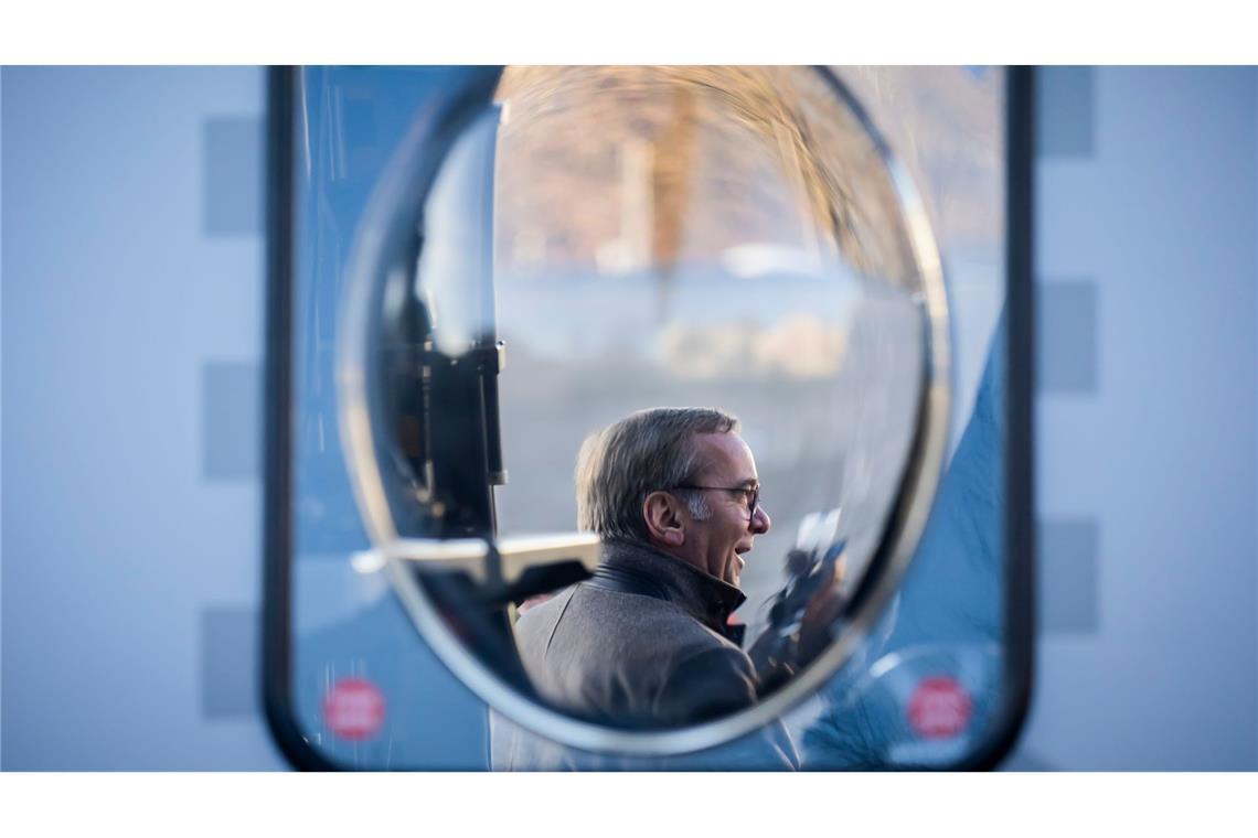 Bundesminister der Verteidigung bekommt einen neuen Hubschrauber