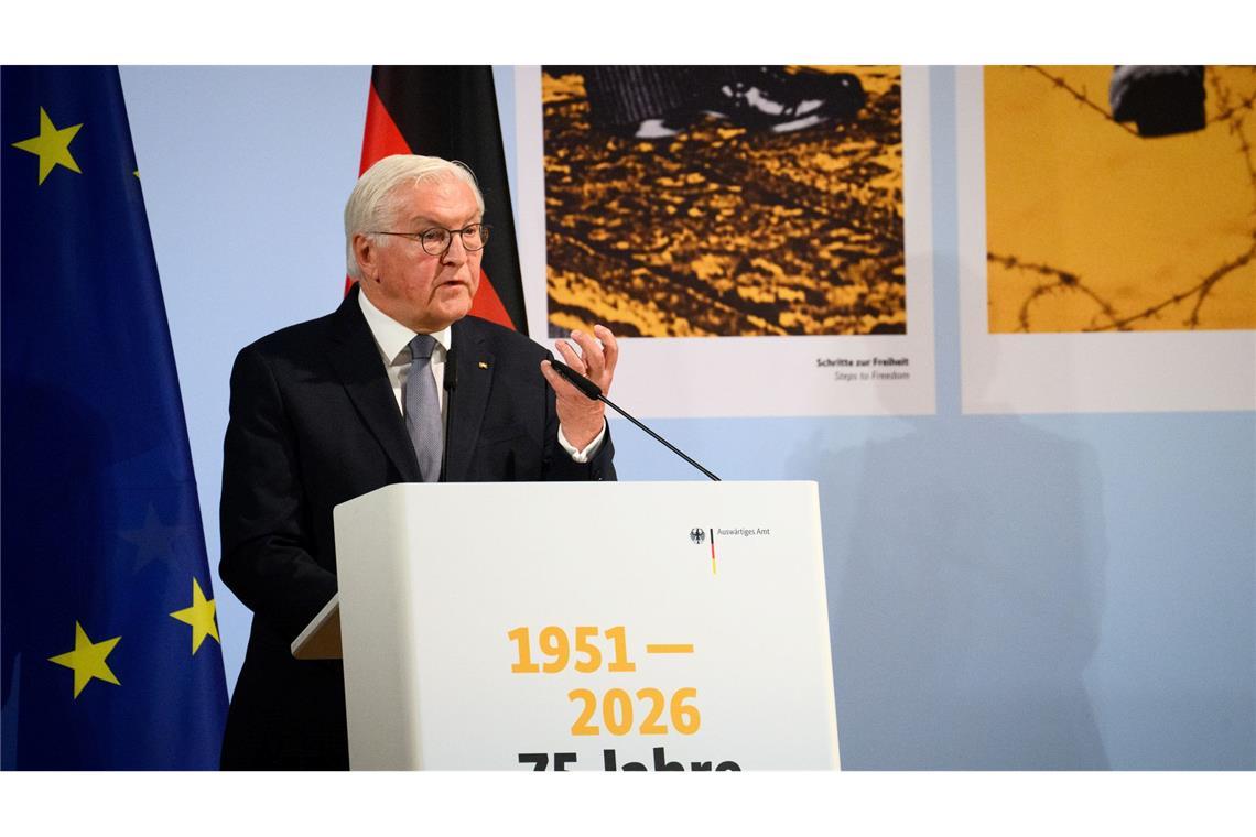 Bundespräsident Frank-Walter Steinmeier kritisiert den Iran-Krieg in seiner Rede zum 75. Jahrestag der Wiedergründung des Auswärtigen Amts nach dem Zweiten Weltkrieg scharf.