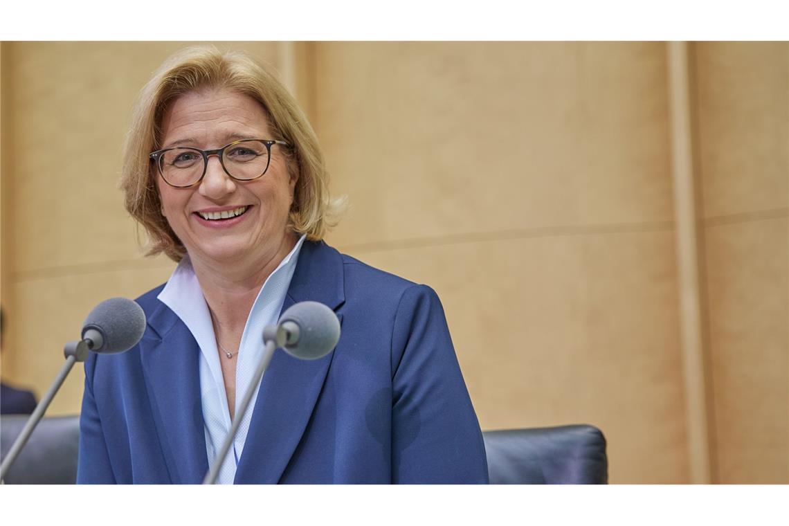 Bundesrat segnet Steuerentlastung und Deutschlandticket ab Bundesratspräsidentin Anke Rehlinger.