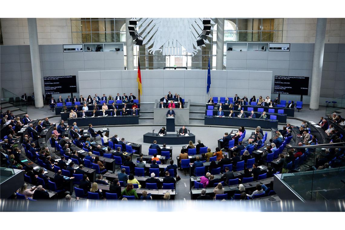 Union und SPD bei Votum über Finanzpaket vor erstem Test Bundestag und Bundesrat sollen in dieser Woche über das Milliarden-Finanzpaket von Union und SPD entscheiden.