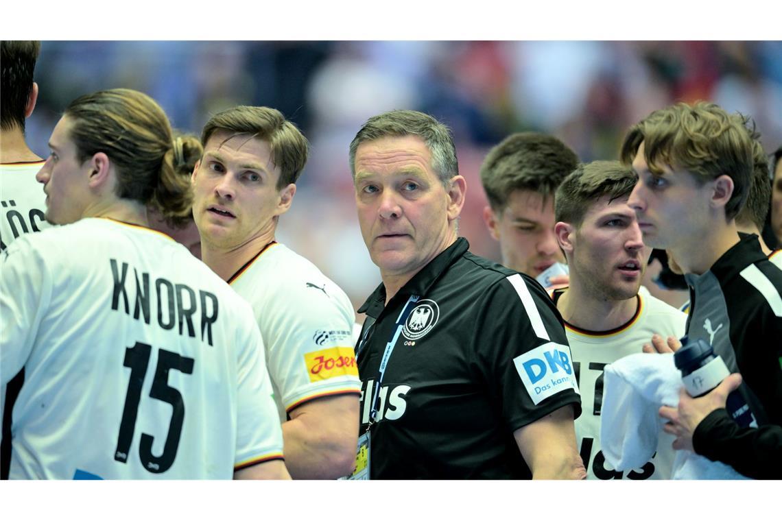 Bundestrainer Alfred Gislason leistet sich in der Schlussphase einen Fauxpas.