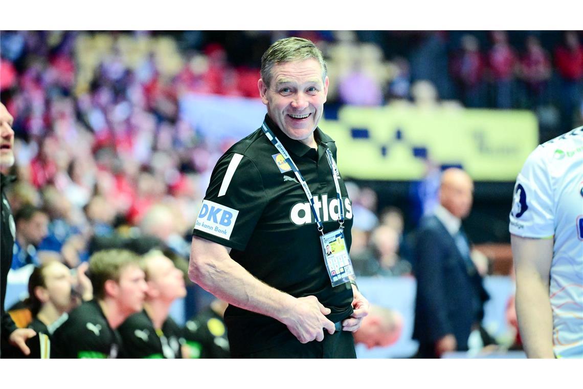 Bundestrainer Alfred Gislason soll die deutschen Handballer auch bei der Heim-WM 2027 betreuen.