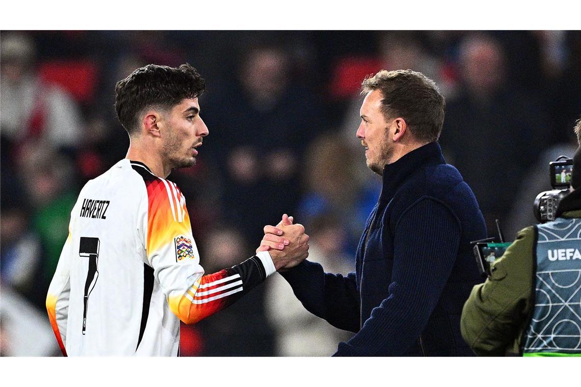 Bundestrainer Julian Nagelsmann (r) musste in diesem Länderspiel-Jahr komplett auf Kai Havertz verzichten. (Archivbild)