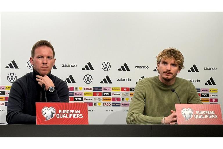 Bundestrainer Nagelsmann (l.) setzt auch auf Nick Woltemade (r.).