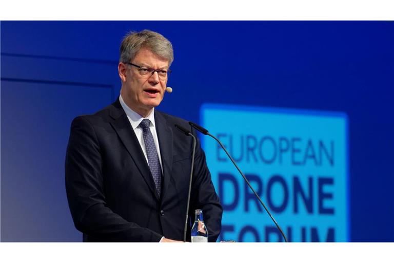 Bundesverkehrsminister Patrick Schnieder (CDU) möchte bald einen Gesetzentwurf zum Drohneneinsatz vorlegen.