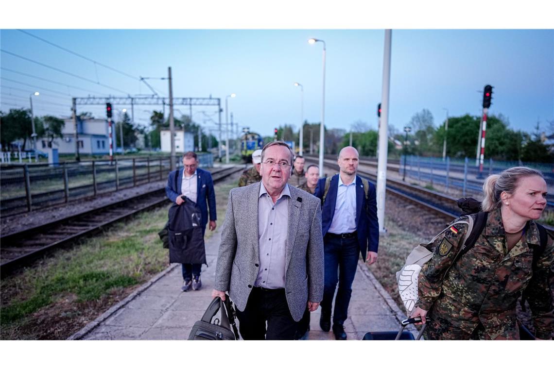 Bundesverteidigungsminister Boris Pistorius auf dem Weg in die Ukraine.