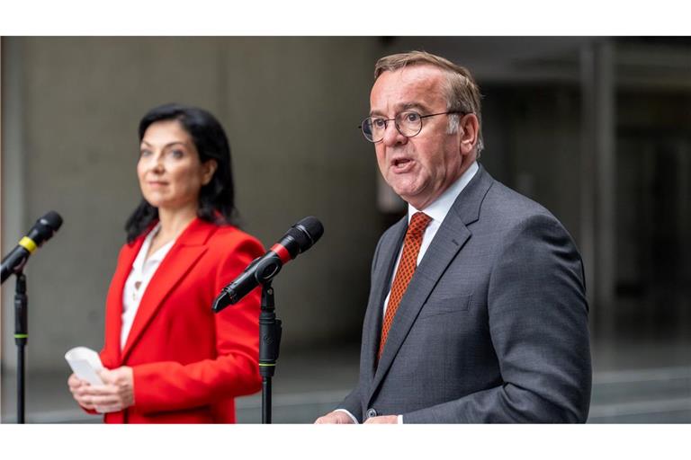 Bundeswirtschaftsministerin Katherina Reiche (CDU) und Verteidigungsminister Boris Pistorius (SPD) stellten die Pläne vor.