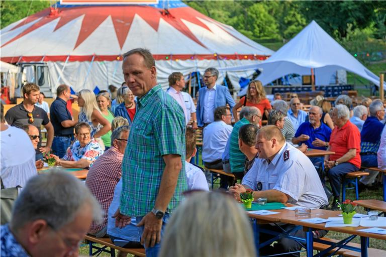 Buntes Treiben beim Sommerempfang, der Gelegenheit für Gespräche und Begegnungen bietet. Der Sommerpalast hat dafür einen Tag vor Start seine Tore geöffnet. Fotos: Stefan Bossow