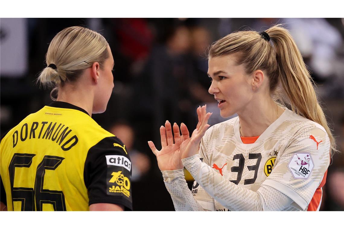 Pokalsieg als vorgezogenes Abschiedsgeschenk für Coach Vestergaard BVB-Torhüterin Tess Lieder (früher SG BBM) im Gespräch mit Dana Bleckmann