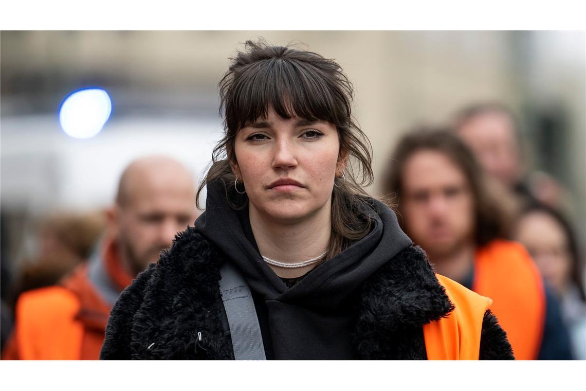 Letzte Generation plant auch unter neuem Namen Klimaprotest Carla Hinrichs hat die Gruppe Letzte Generation mitgegründet - und kündigt nun einen tiefgreifenden Wandel an. (Archivbild)