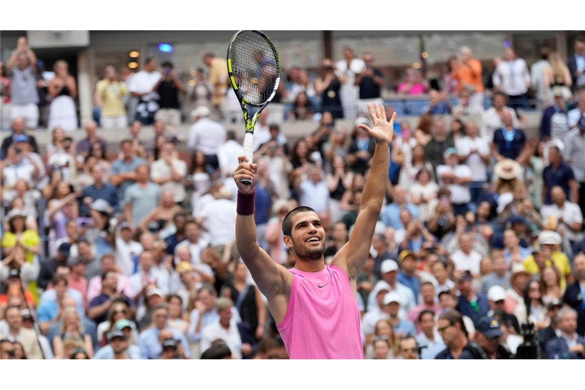 Trump auf Tribüne: Historisches Finale Sinner kontra Alcaraz Carlos Alcaraz möchte im Finale der US Open Jannik Sinner als Nummer eins der Welt ablösen.