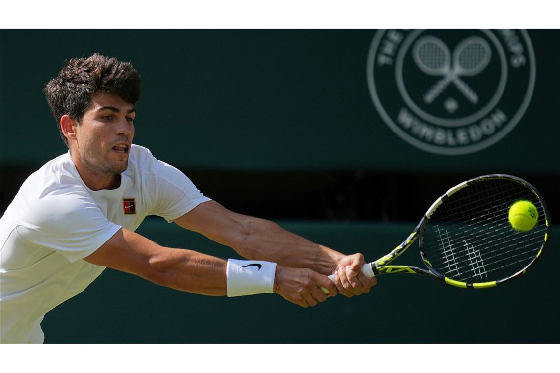 Carlos Alcaraz wird nicht beim Turnier in Wimbledon aufschlagen. (Archivbild)