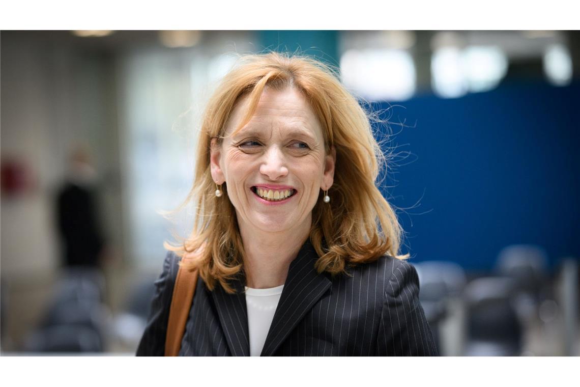 Das ist Merz' neues Kabinett CDU-Bundesvize Karin Prien gilt als eine der profiliertesten Bildungspolitikerinnen in der Union. Seit 2017 ist sie Bildungsministerin in Schleswig-Holstein. Prien ist meinungsstark und scheut keine Debatte. (Archivbild)