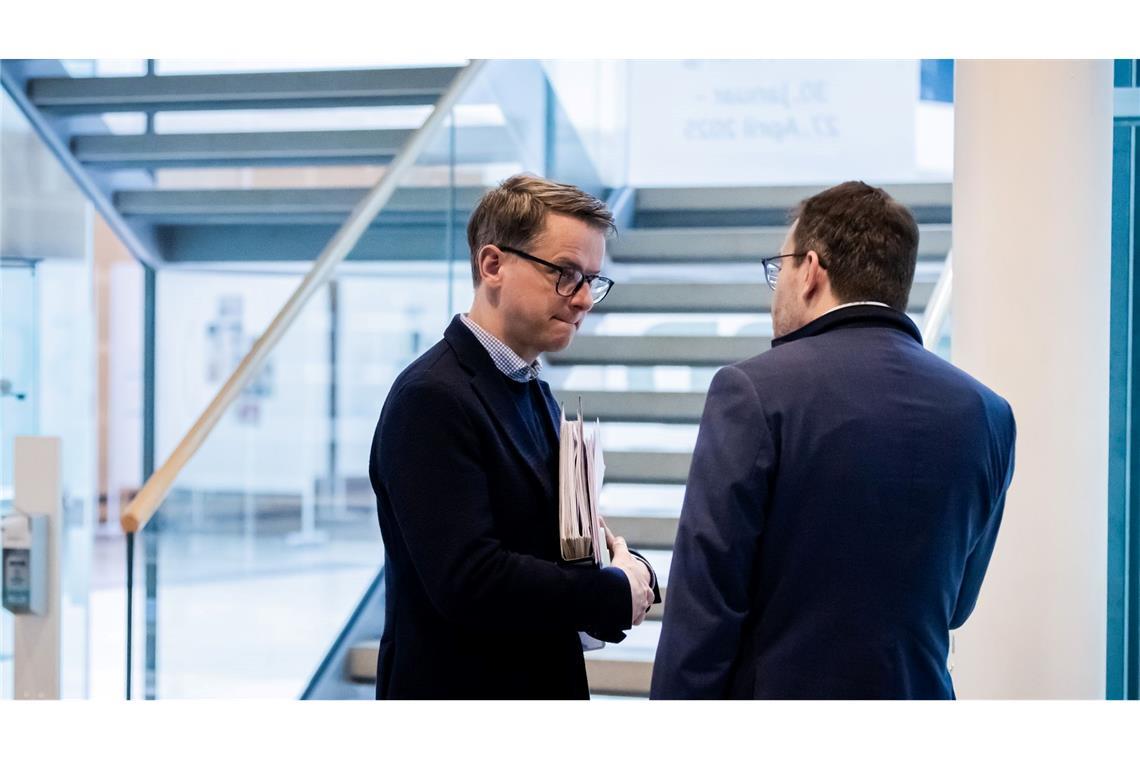 Koalitionsverhandler beraten knapp fünf Stunden CDU-Generalsekretär Carsten Linnemann ist auch dabei.