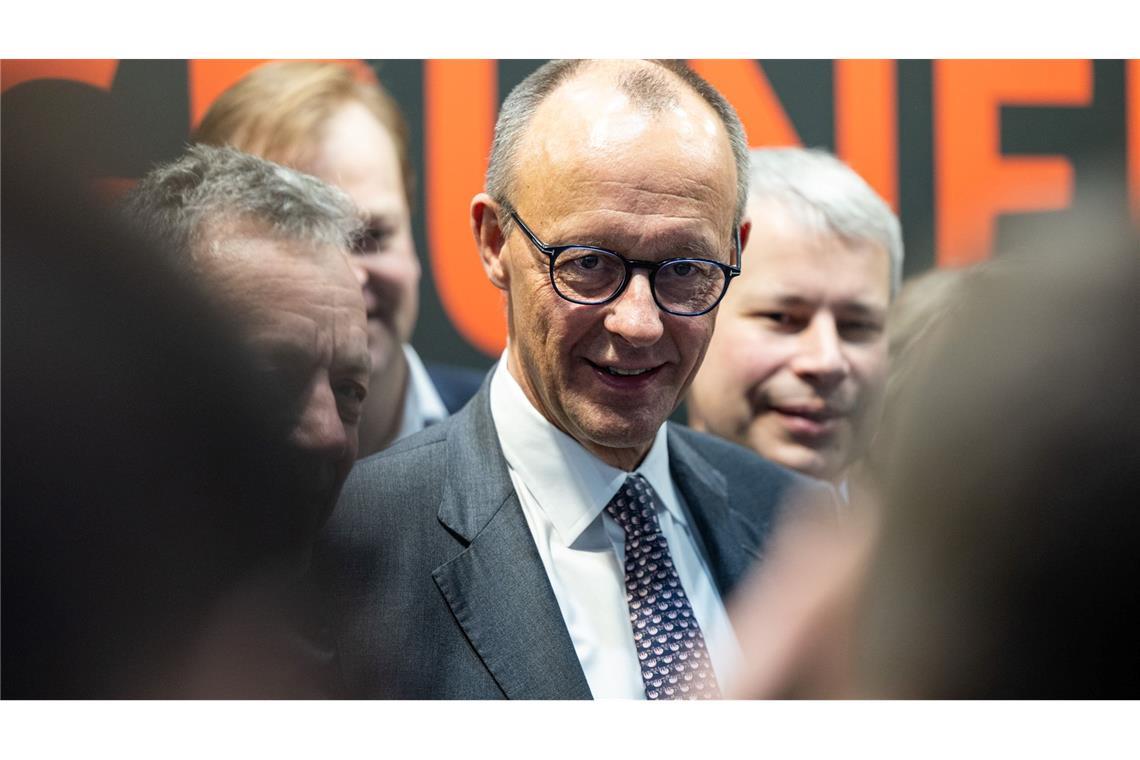 Merz verspricht Bauern Entlastung CDU-Kanzlerkandidat Friedrich Merz hat auf der Grünen Woche in Berlin viele Versprechungen in Richtung der Landwirtschaft gemacht.