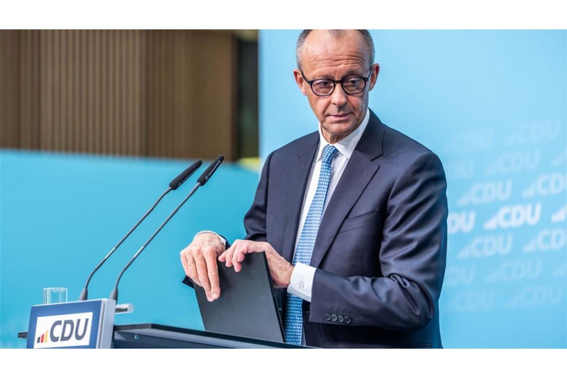 CDU Klausur: 12.10.2026, Berlin: Bundeskanzler Friedrich Merz (CDU) nimmt an der Pressekonferenz nach dem CDU Bundesvorstand und der Sondersitzung des Parteipräsidiums mit Klausurtagung teil.