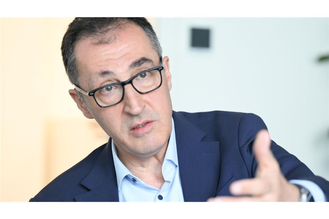 Özdemir: „AfD-Mitglieder gehen ab wie Nachbars Lumpi“ Cem Özdemir ist grüner Spitzenkandidat zur Landtagswahl 2026 in Baden-Württemberg.