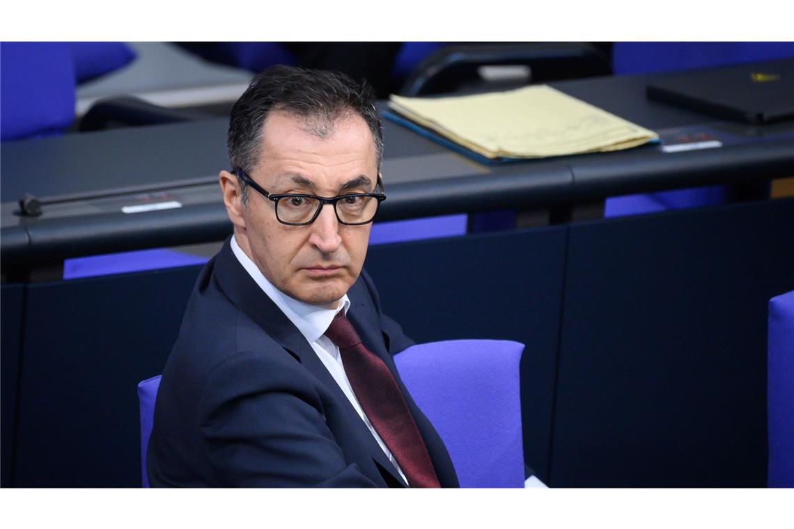 Özdemir: Wie Baden-Württemberg weiter erfolgreich Autos baut Cem Özdemir sagt, worauf es bei der Zukunft der Autoindustrie für ihn ankommt.