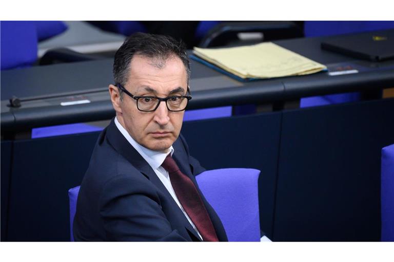Cem Özdemir sagt, worauf es bei der Zukunft der Autoindustrie für ihn ankommt.