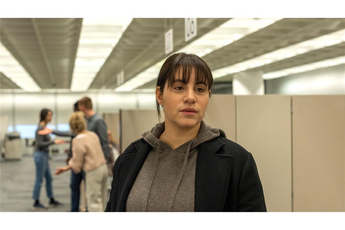 Wie ist Borowskis letzter Fall? Chaos im Bürgeramt: Wie konnte es zum Blackout kommen? Kommissarin Mila Sahin (Almila Bagriacik) ermittelt.