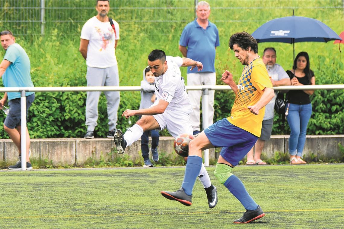 Charalampos Xanthopoulos (beim Schuss) siegt mit dem Großen Alexander. Foto: T. Sellmaier