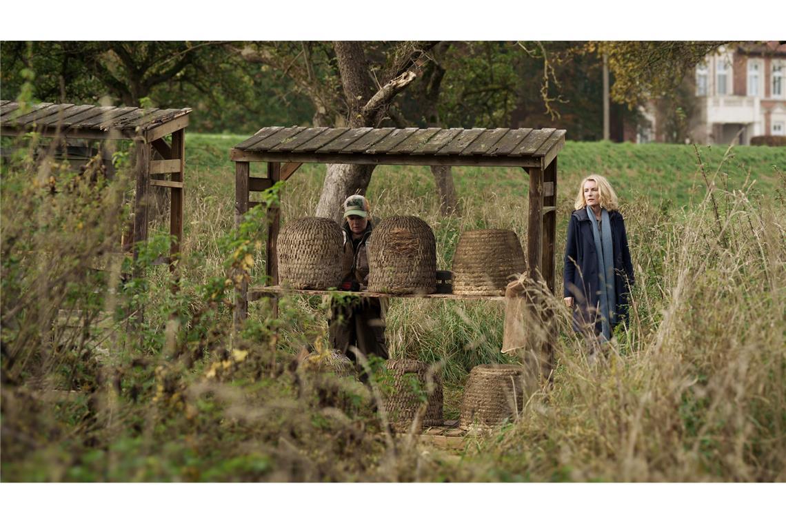 So war die „Letzte Ernte“ mit Charlotte Lindholm Charlotte Lindholm (Maria Furtwängler) fühlt Biohof-Inhaberin Marlies Feldhusen (Lina Wendel) auf den Zahn.