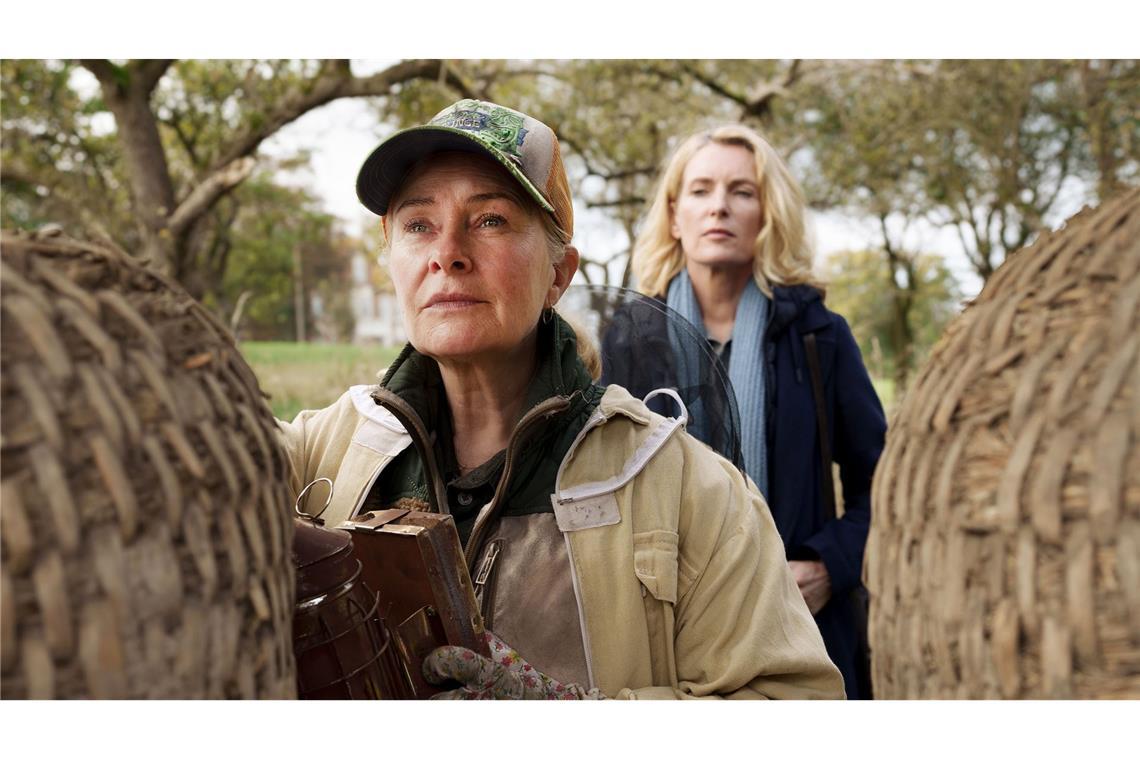 So war die „Letzte Ernte“ mit Charlotte Lindholm Charlotte Lindholm (Maria Furtwängler, r.) fühlt Biohof-Inhaberin Marlies Feldhusen (Lina Wendel, l.) auf den Zahn.