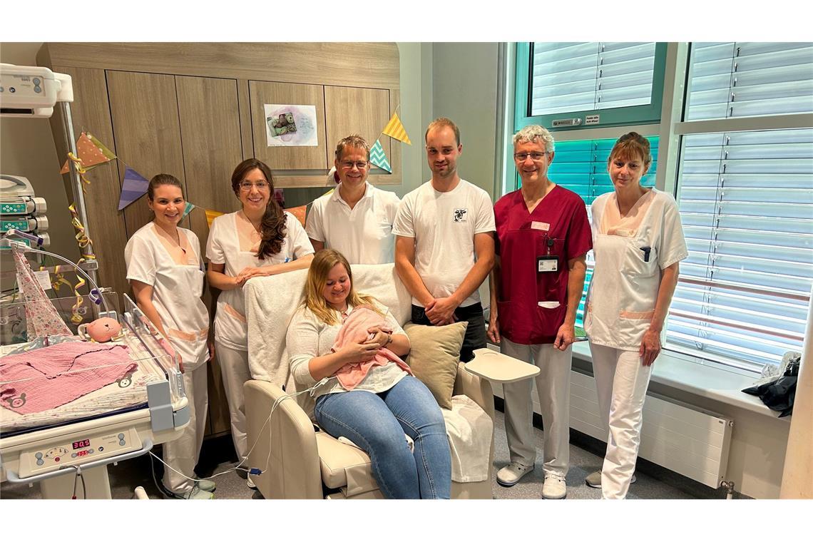 Chefarzt Matthias Keller spricht von einem kleinen Wunder. Inzwischen gehe es dem Kind ausgezeichnet, das Gewicht habe sich mehr als vervierfacht.