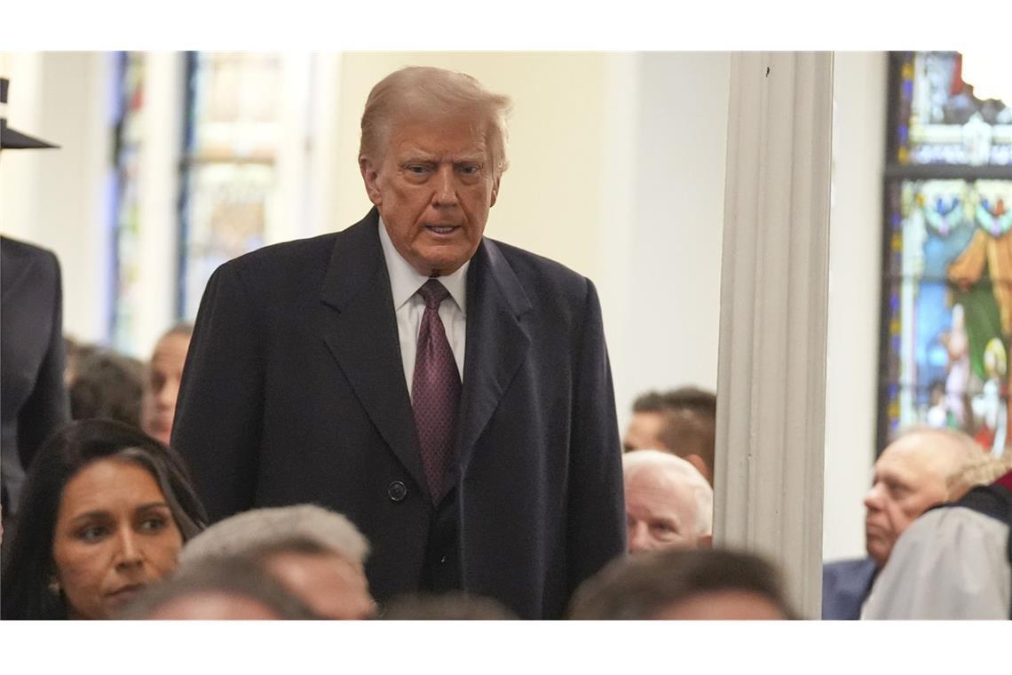 Newsblog: Elon Musk sorgt mit an Hitlergruß erinnernder Geste für Aufsehen Cheney und Milley haben sich öffentlich gegen Trump gestellt. Dafür haben sie den Zorn des Republikaners auf sich gezogen.