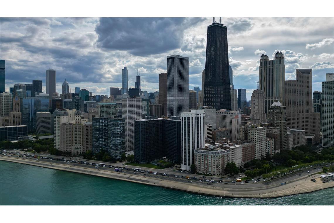 Chicago schafft Verbotszonen für ICE-Einsätze Chicago schafft Verbotszonen für ICE-Einsätze.