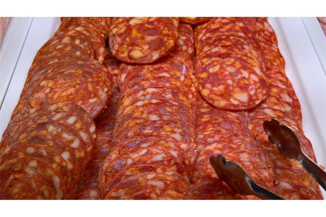 Chorizo in Scheiben: Kundinnen und Kunden können die Würste in allen Filialen auch ohne Kassenbon zurückgeben.