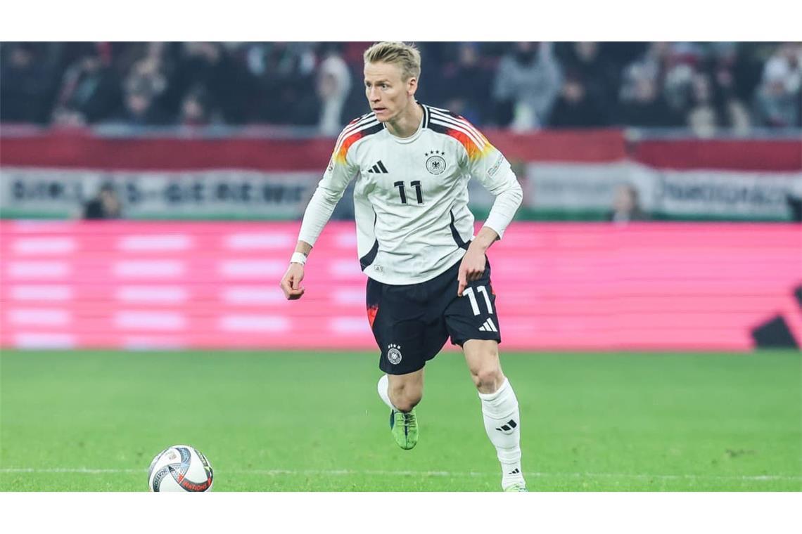 Chris Führich (Note 2,5): Der Linksaußen des VfB Stuttgart kam in der 64. Minute für Kevin Schade in die Partie. Sechs Minuten später mit einem starken Vorstoß über links - und fast mit einer Torvorlage: Seine flache Hereingabe konnte Adeyemi aber nicht verwerten. Wieder nur eine Minute später mit einem geblockten Abschlussversuch. Führich war also sehr aktiv nach seiner Einwechslung. Später dann weiter voll drin im Spiel – auch mit starken Pressingmomenten.