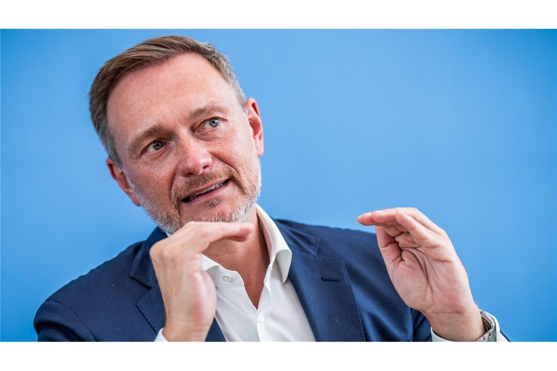 Wer hält länger durch? Lindner mit Bananen-Livestream verhöhnt Christian Lindner duelliert sich in einem Livestream derzeit ungewollt mit einer Banane.