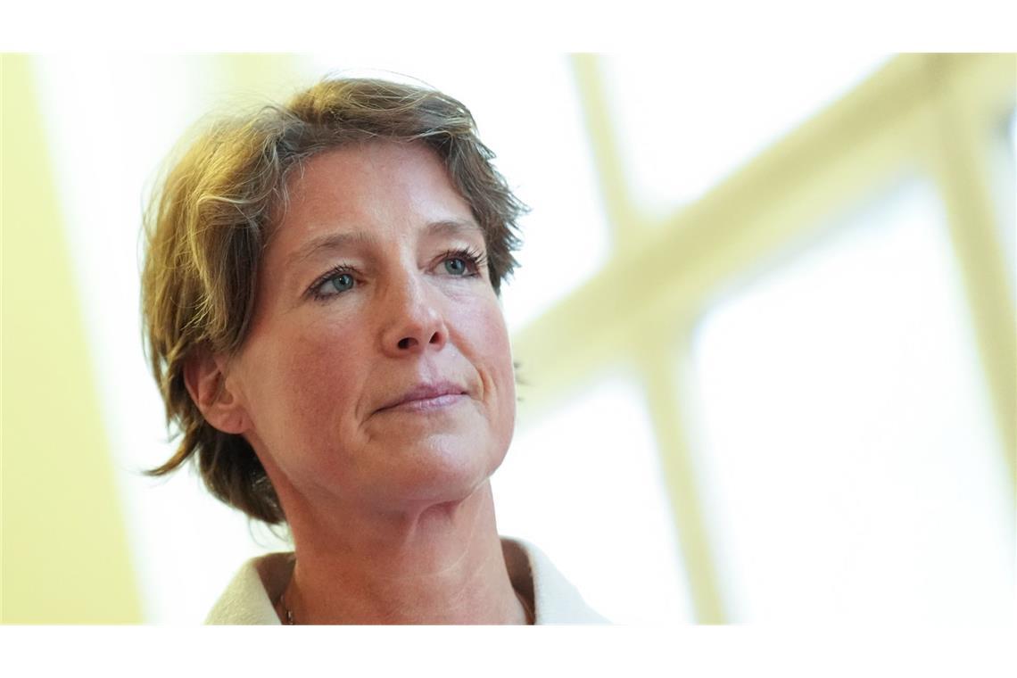 Christina Block, deutsche Gastronomin und Unternehmerin, verlässt den Gerichtssaal im Prozess wegen mutmaßlicher Kindesentführung. (Archivbild)