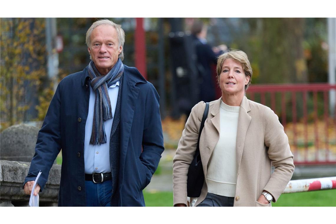 Christina Block, deutsche Gastronomin und Unternehmerin, und ihr Lebensgefährte Gerhard Delling, ehemaliger Fernsehmoderator und Sportjournalist, kommen zum Prozess. (Archivbild)