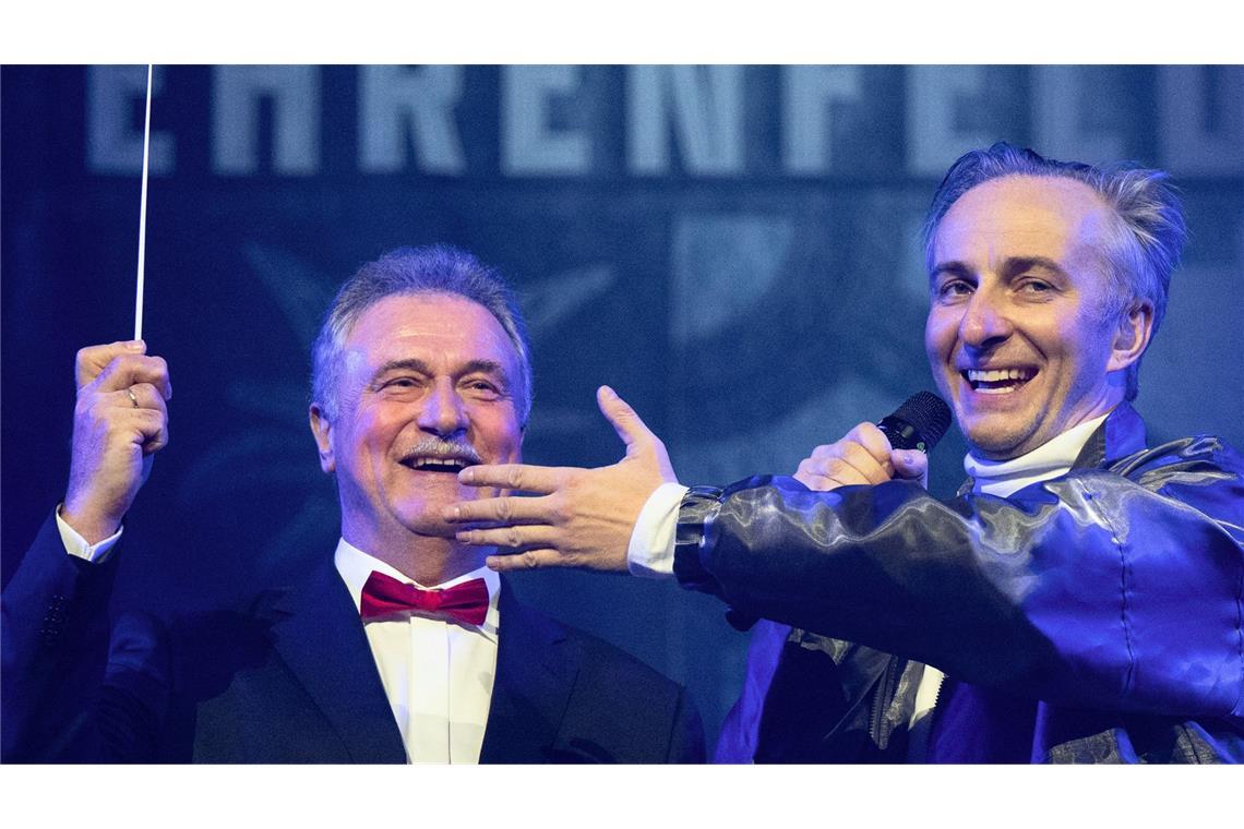 Bahnstreik-Ikone tritt bei Böhmermann auf Claus Weselsky trat beim Auftakt der Konzerttour von Satiriker Jan Böhmermann als Überraschungsgast auf.