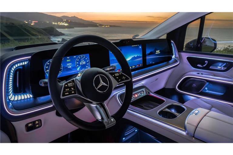 Cockpit im neuen elektrischen Mercedes-Benz VLE: Mercedes will den Wünschen der Kundschaft&nbsp; künftig wieder mehr entgegenkommen.