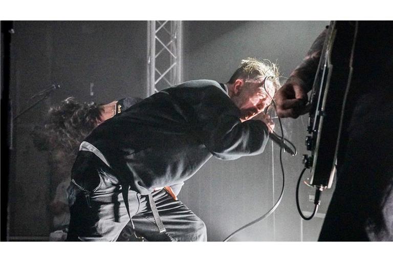 Colin H. van Eeckhout von Amenra beim Konzert im Wizemann.